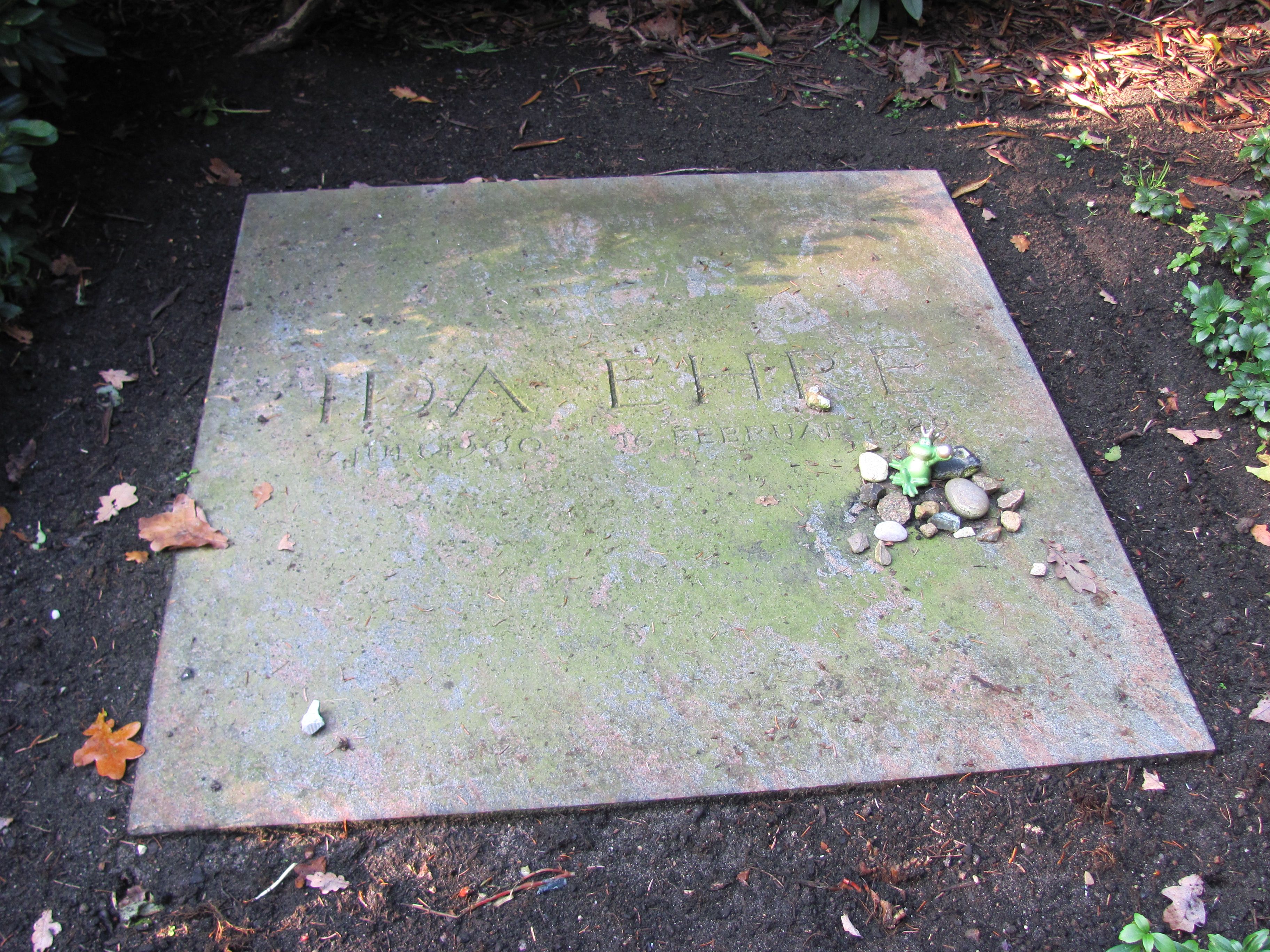 Grabstätte von Ida Ehre auf dem Friedhof Ohlsdorf