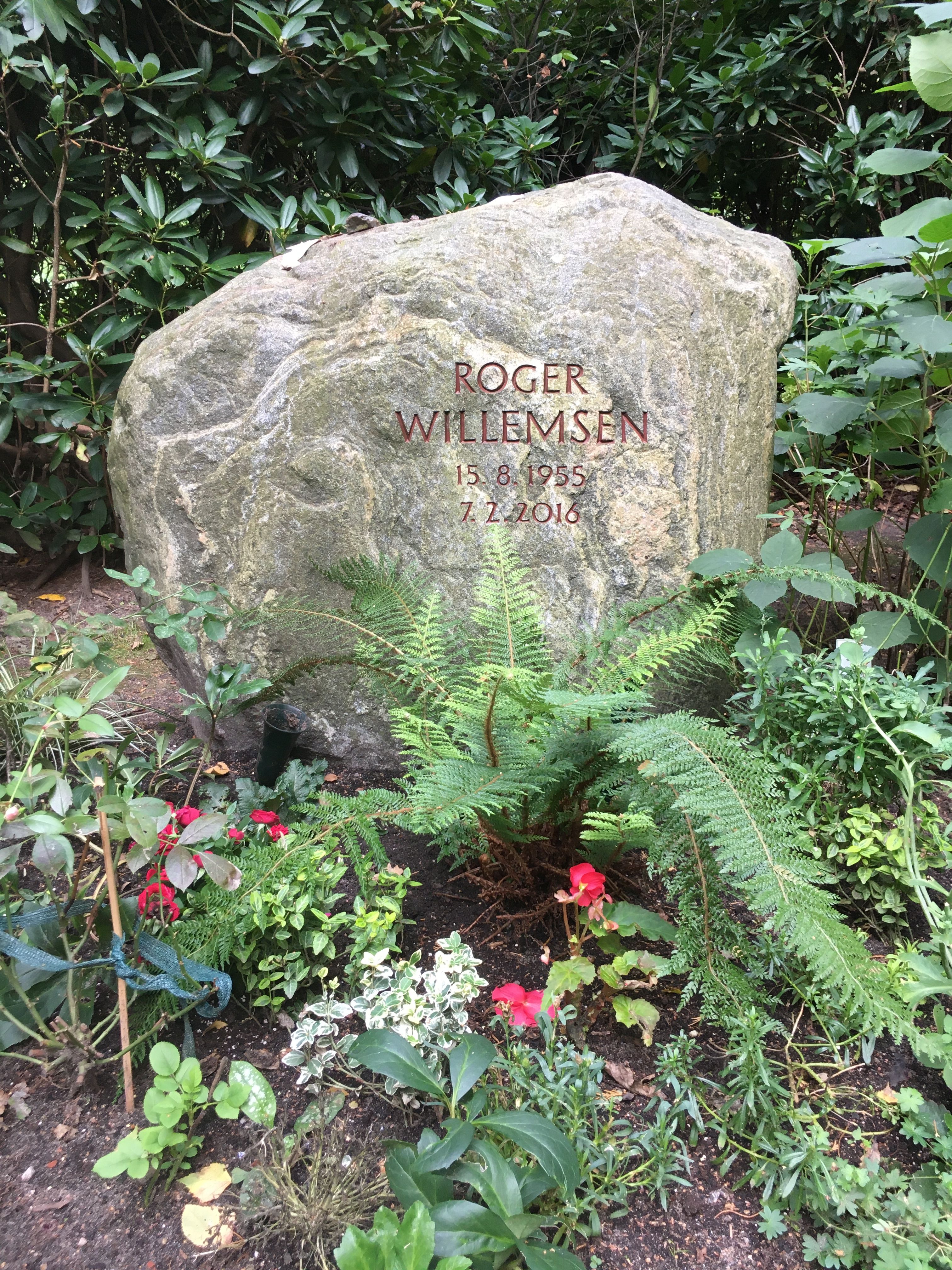 Grabstätte von Roger Willemsen auf dem Friedhof Ohlsdorf