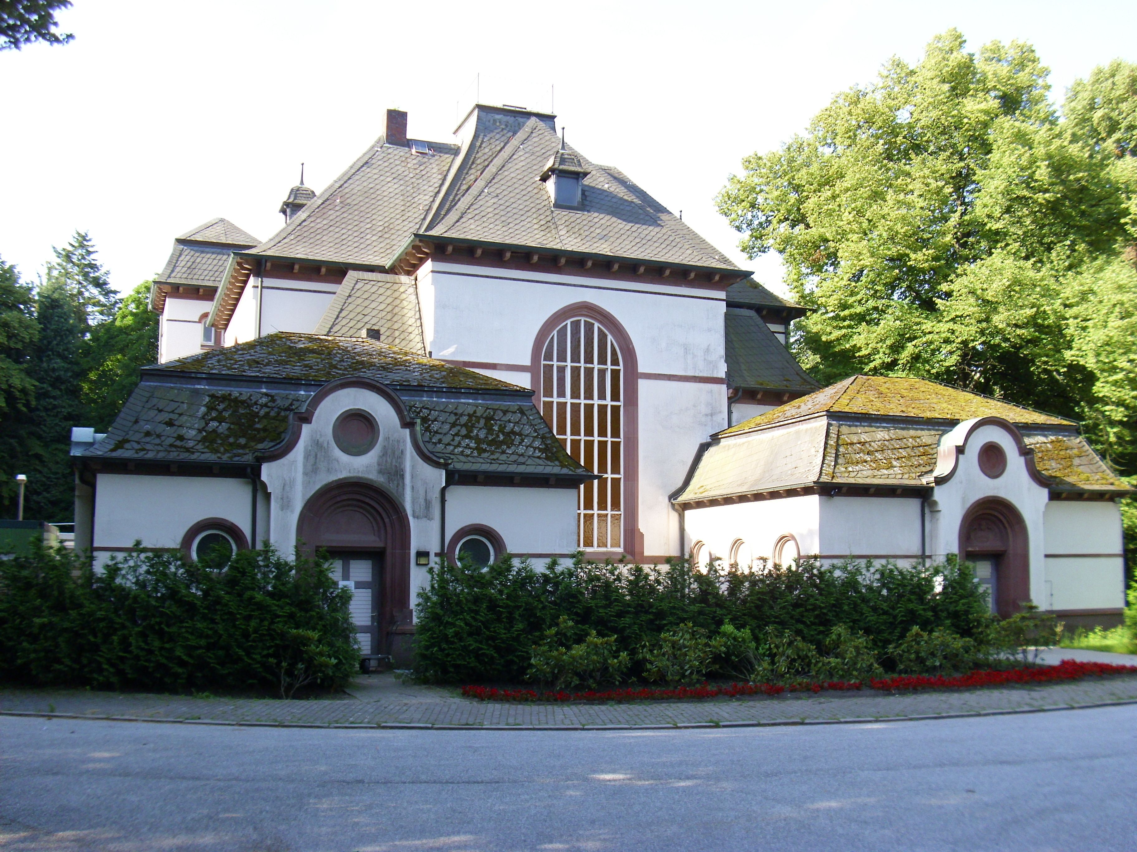 Kapelle 7 mit Vorplatz auf dem Friedhof Ohlsdorf